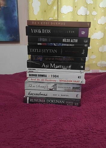 14 Adet Kitap + Minik Hediyeler