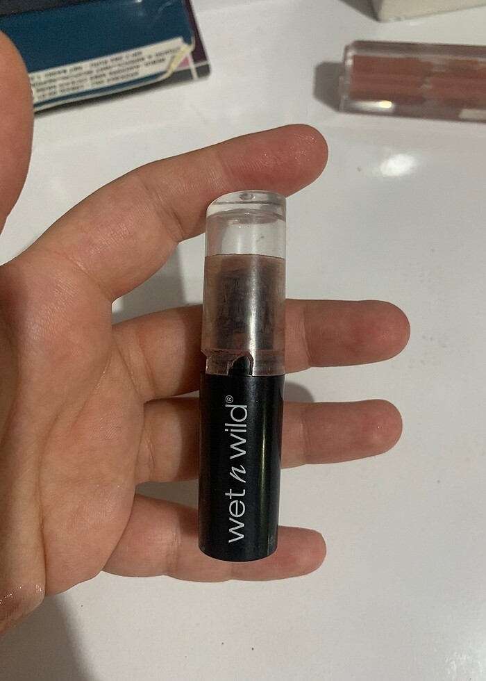 Wet n Wild ruj - Görsel 2