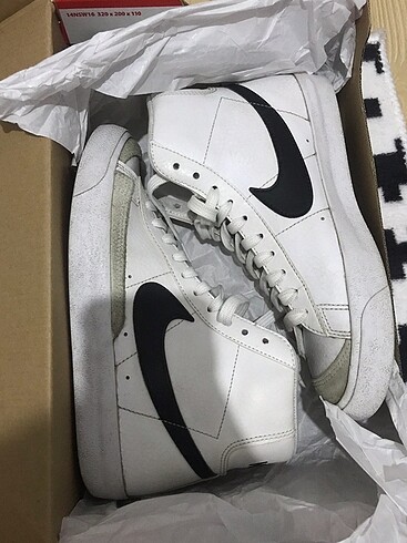 Nike Blazer Mid 77