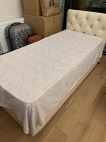 Tek kişilik yatak baza ve başlık