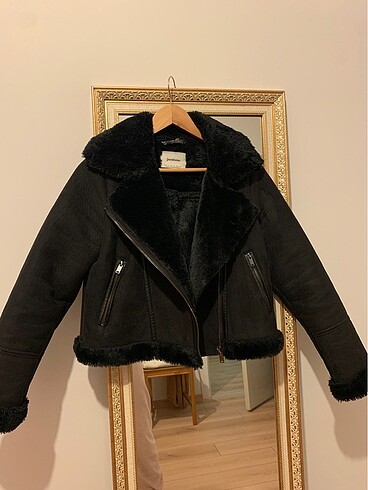 Stradivarius içi suni kürklü crop biker ceket - Görsel 5