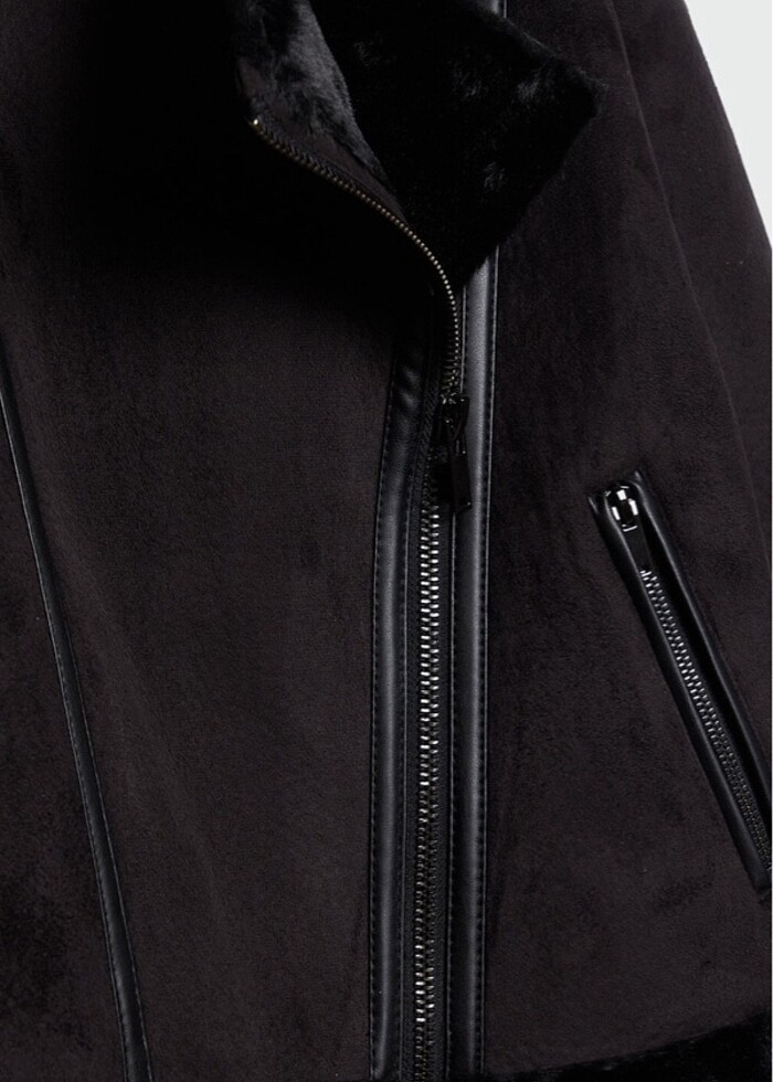 Stradivarius içi suni kürklü crop biker ceket - Görsel 4