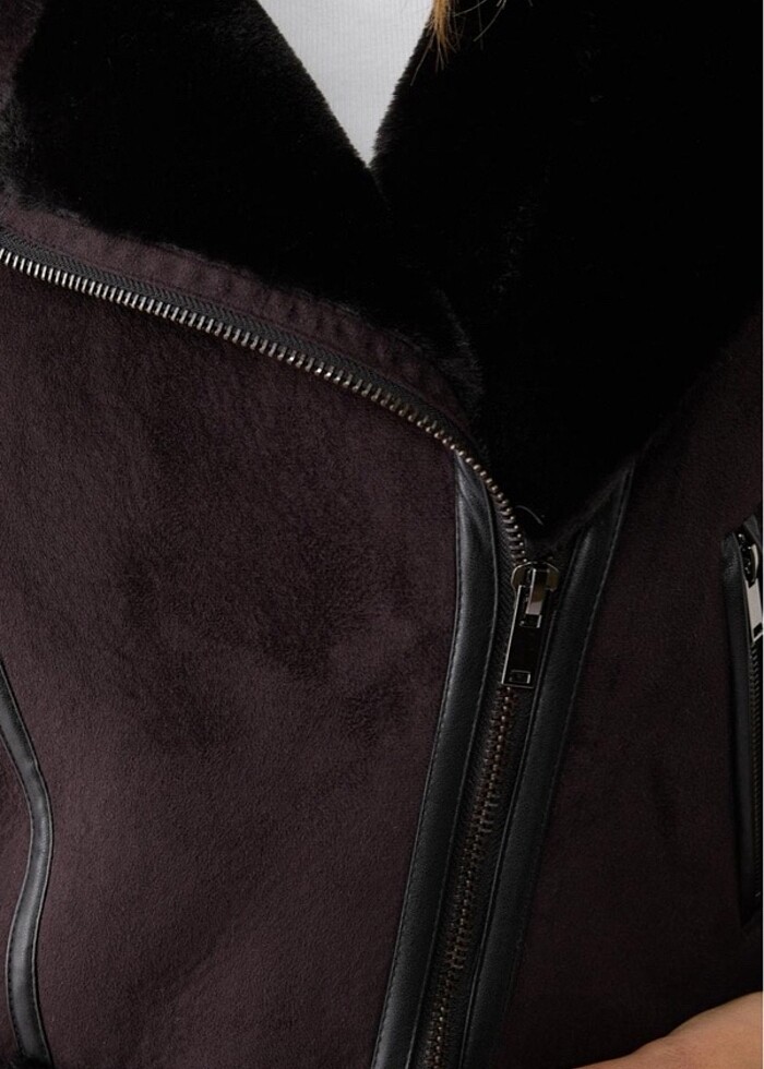 Stradivarius içi suni kürklü crop biker ceket - Görsel 3