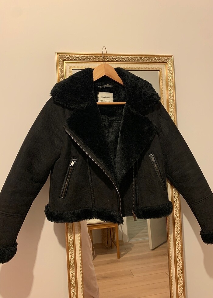 Stradivarius içi suni kürklü crop biker ceket - Görsel 5