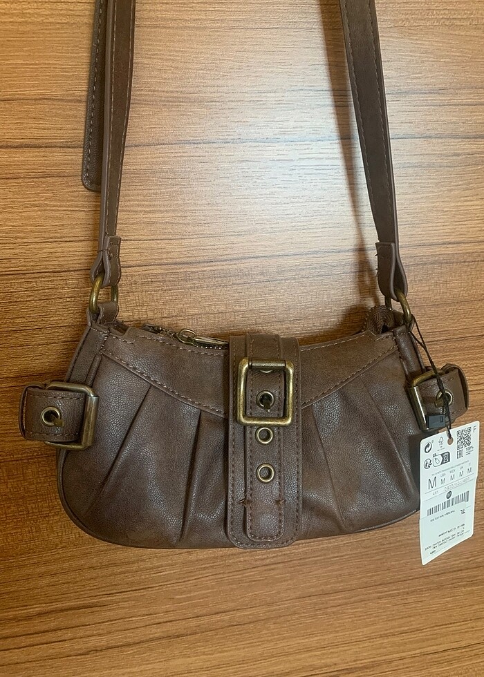 Stradivarius metal tokalı çapraz askılı çanta - Görsel 3