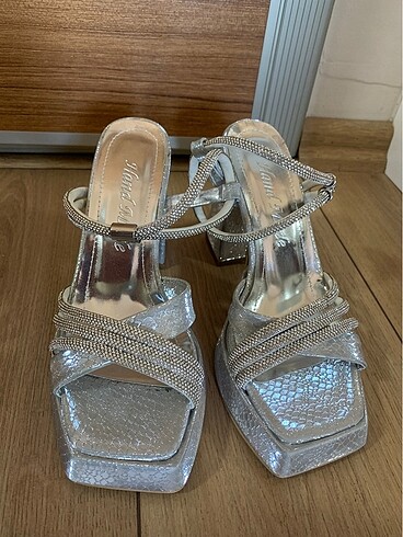 Handmade abiye gümüş topuklu ayakkabı - Görsel 2