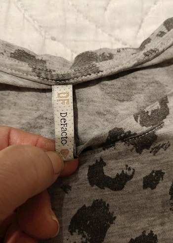 Kız Çocuk Gri Leopar Desenli Kısa Kollu Tişört - Görsel 3