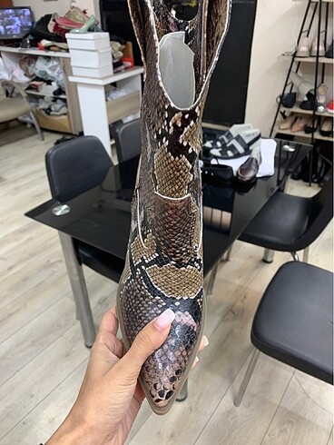 Zara Kroko dalas