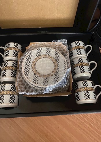 Beden Beyaz Siyah Desenli Porselen Kahve Fincanı Seti
