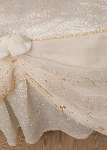 Vintage İşlemeli Beyaz Parlak Yatak Örtüsü - Görsel 2