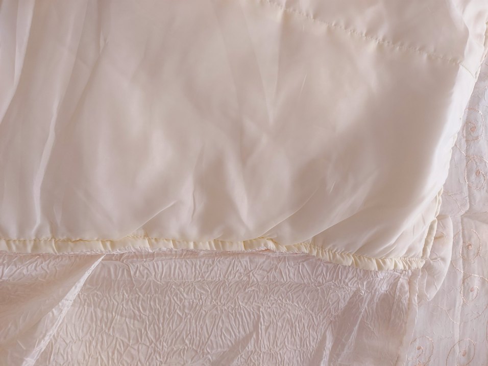 Vintage İşlemeli Beyaz Parlak Yatak Örtüsü - Görsel 5