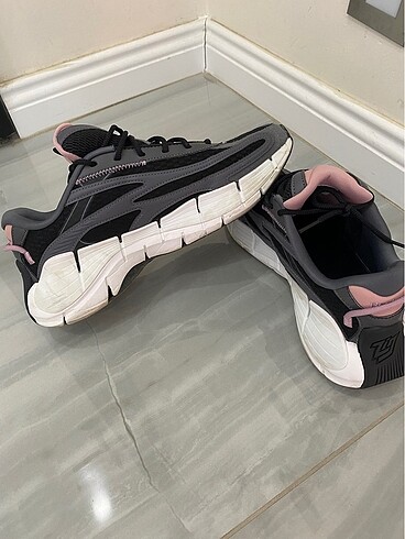 39 Beden REEBOK ZİG KİNETİCA AYAKKABI