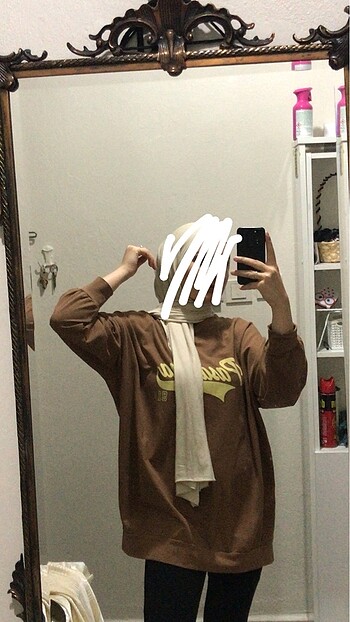 Sweatshirt