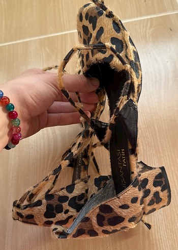 Kürklü Leopar Desenli Kadın Hasır Topuklu Ayakkabı - Görsel 3