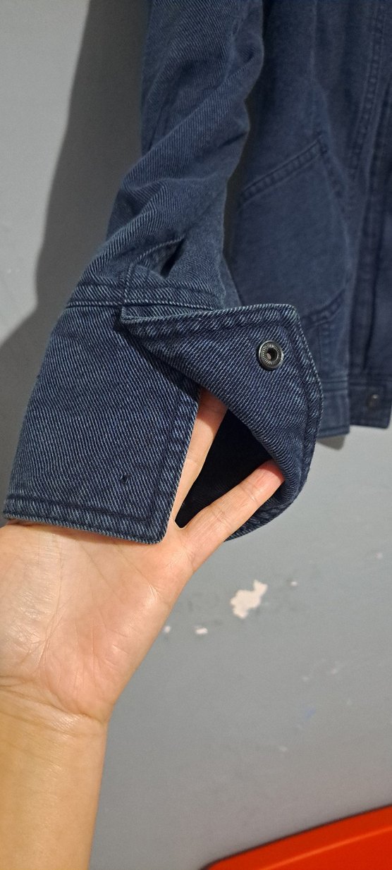 Tek düğmesi kopuk - Görsel 2