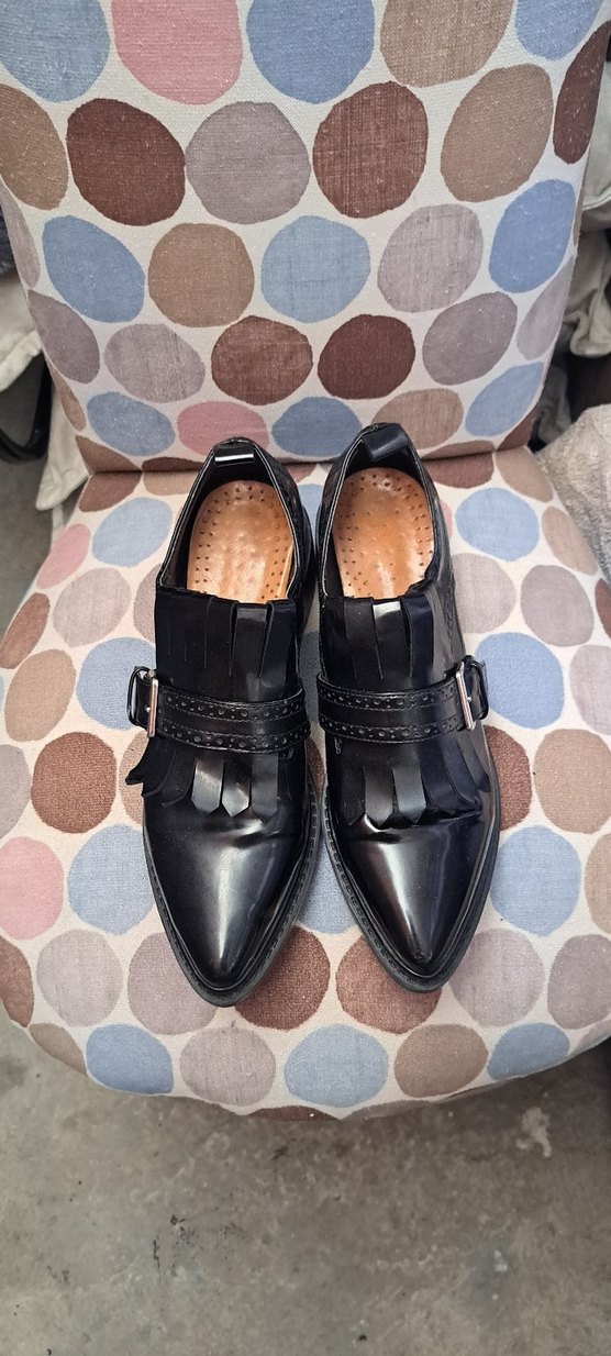 Siyah Deri Tokalı Kadın Klasik Ayakkabı - Görsel 2