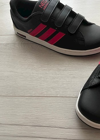 Adidas spor ayakkabı