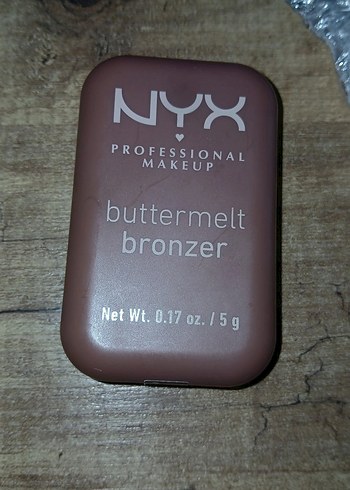 NYX NYX Buttermelt Krem Pudra Bronzlaştırıcı 05 Butta Off