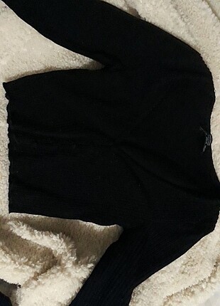 Bershka önü düğmeli siyah crop 