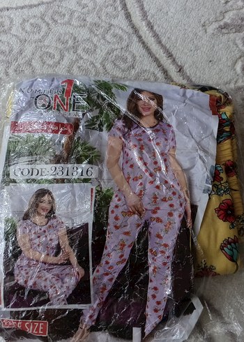 diğer Beden sarı Renk Renkli Çiçek Desenli Sarı Kadın Pijama Takımı