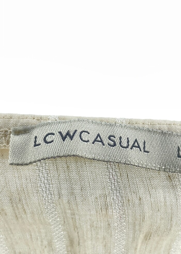 LC Waikiki Bluz %70 İndirimli. - Görsel 4