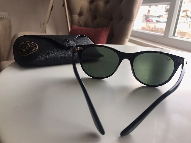 Rayban güneş gözlüğü