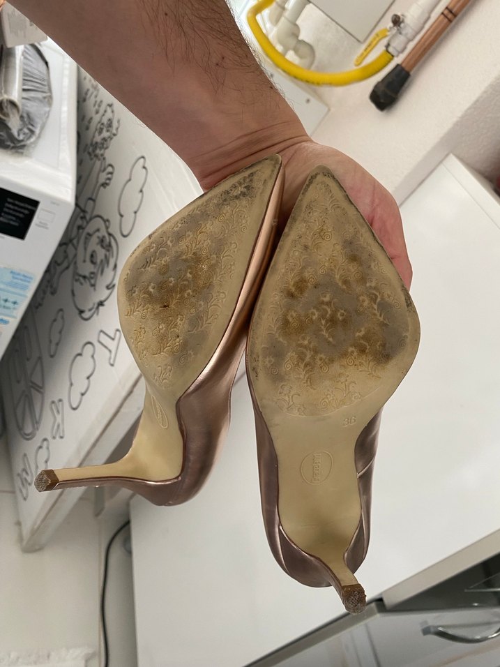 Bej Parlak Deri Tokalı Stiletto - Görsel 4