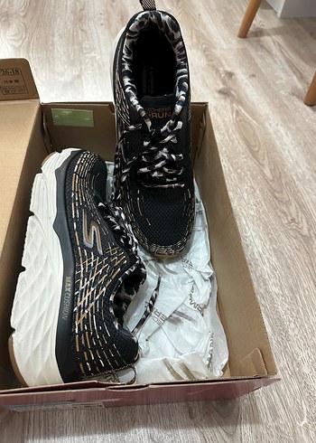 40 Beden Skechers Unisex spor ayakkabı