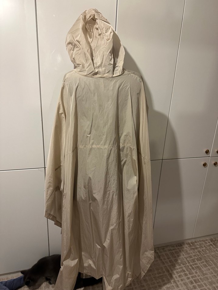 Oysho Bej Uzun  ve Kollu unisex Yağmurluk - Görsel 3