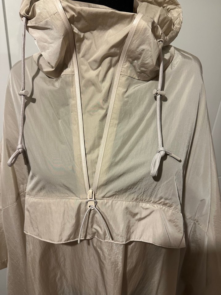 Oysho Bej Uzun  ve Kollu unisex Yağmurluk - Görsel 2