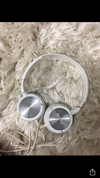 Sony kulaküstü kulaklık