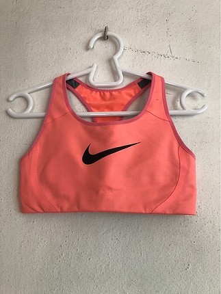 Nike Bustiyer
