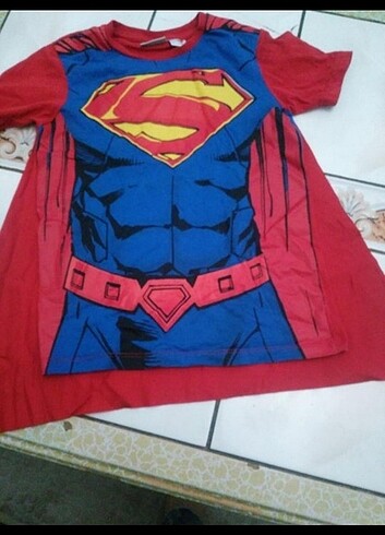 Pelerinli superman tişörtü 