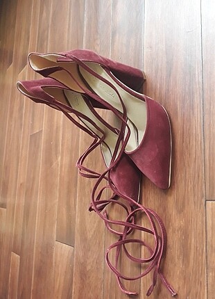 Bordo bağlama detaylı topuklu ayakkabı