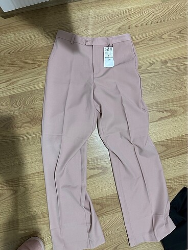 38 Beden STRADIVARIUS PANTOLON
