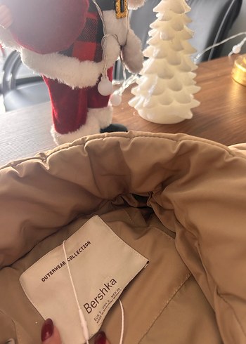 Bershka Bej Düğmeli Kadın Kışlık Midi Mont - Görsel 4