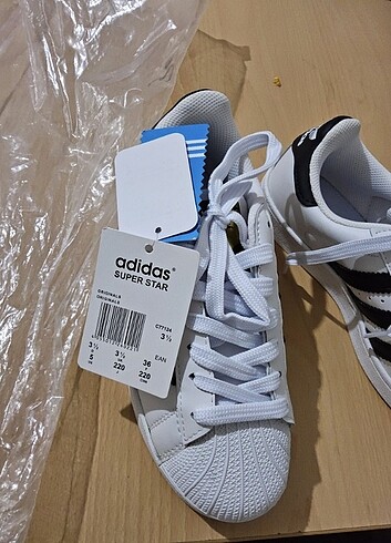 36 Beden beyaz Renk Adidas Ayakkabı