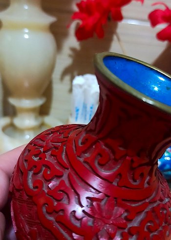 Beden Chinese cinnabar lacquer vazo