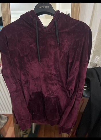 Kadife kapşonlu sweatshirt 
