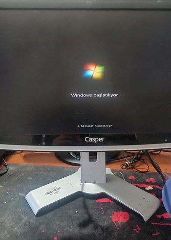 Beden Casper 18*W LCD monitör 9809B VGA giriş Hatasız