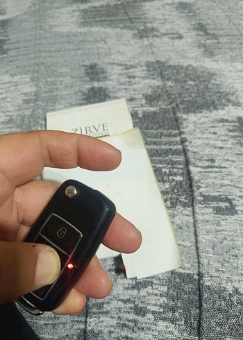 Çipli Oto Anahtar 3 Tuşlu sustalı - Görsel 3