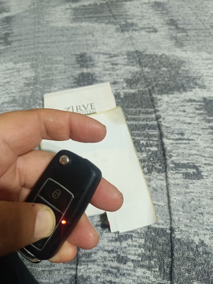 Çipli Oto Anahtar 3 Tuşlu sustalı - Görsel 3