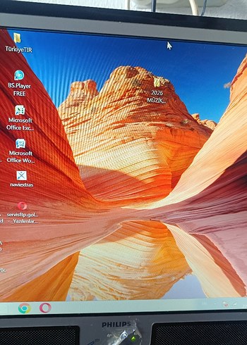 PHİLİPS Monitör VGA Dvi Aux USB kulaklik - Görsel 10