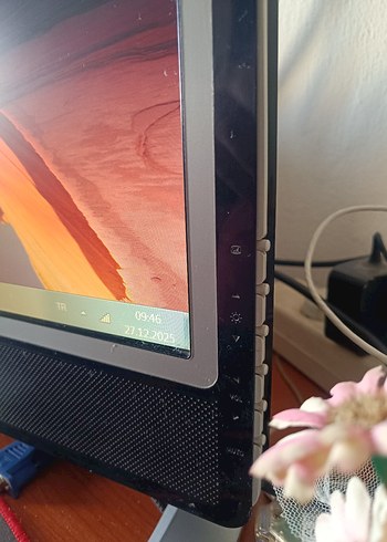 PHİLİPS Monitör VGA Dvi Aux USB kulaklik - Görsel 3