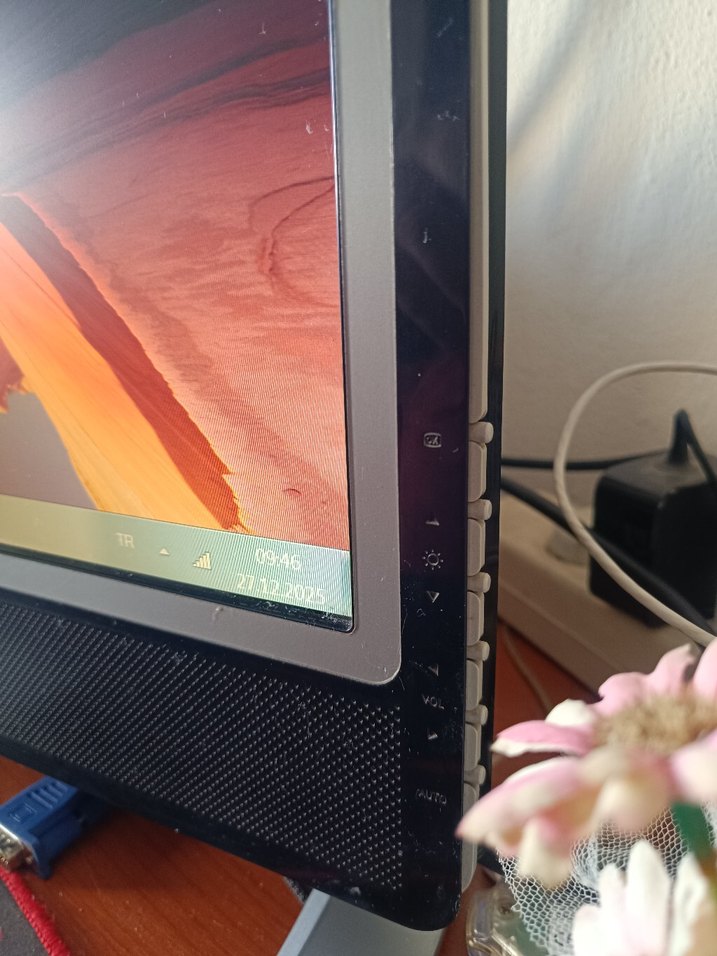 PHİLİPS Monitör VGA Dvi Aux USB kulaklik - Görsel 3