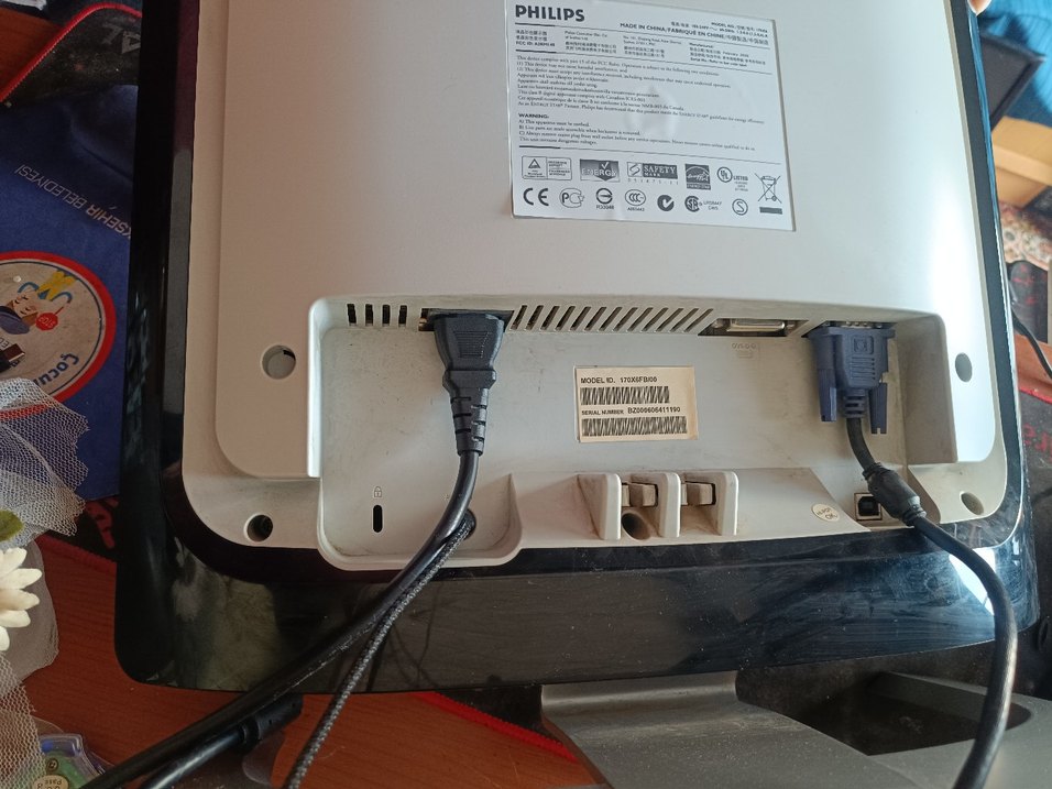 PHİLİPS Monitör VGA Dvi Aux USB kulaklik - Görsel 5