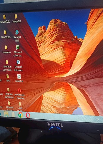 Vestel 17" LCD Monitör Adaptöruyle bir - Görsel 3