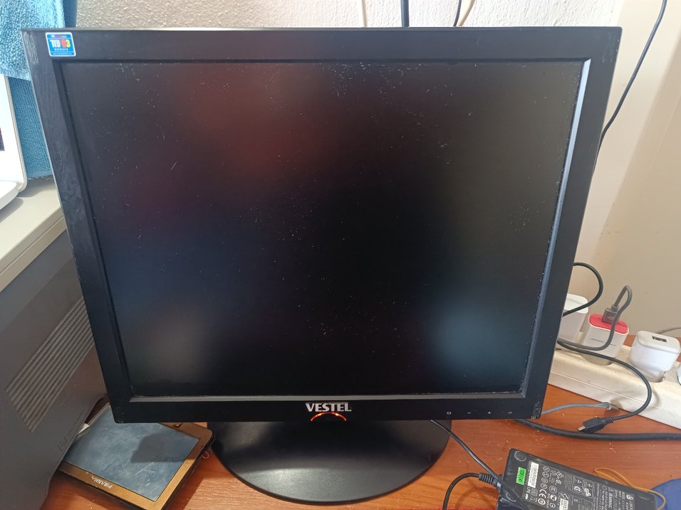 Vestel 17" LCD Monitör Adaptöruyle bir - Görsel 5