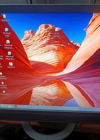 Hp 17" VGA li LCD Monitör iyi durumda - Görsel 2