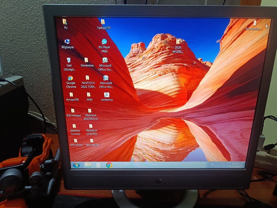 Hp 17" VGA li LCD Monitör iyi durumda - Görsel 4